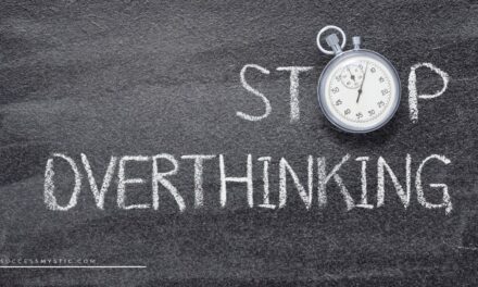 5 Signs That Shows You Are Overthinking Too Much In Your Life